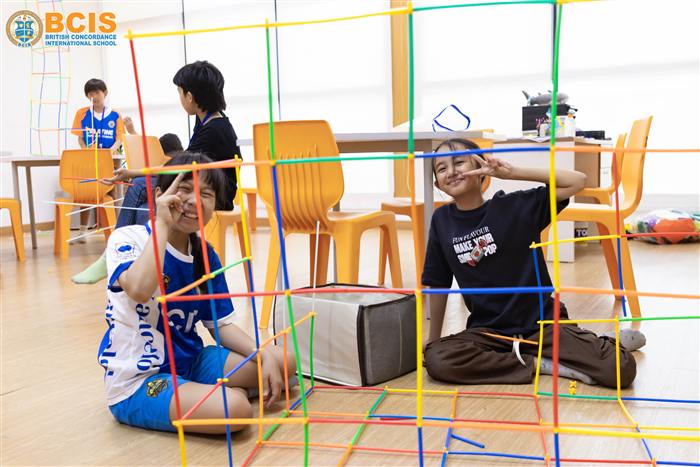 More from the team-building challenge 4