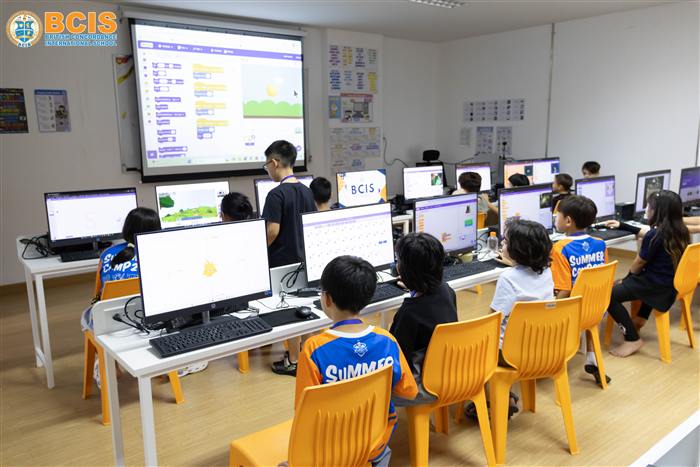 Coding & AI — camper photo 5